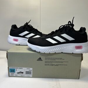 NIB •adidas Women’s Cloudfoam Comfy Size: 10